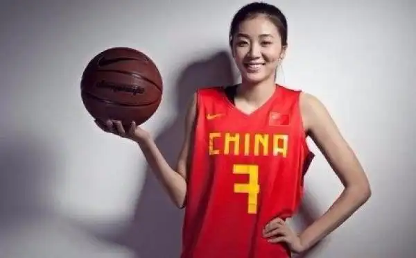 女篮第一美女赵爽：伤病恢复期出战WCBA总决赛，表现亮眼